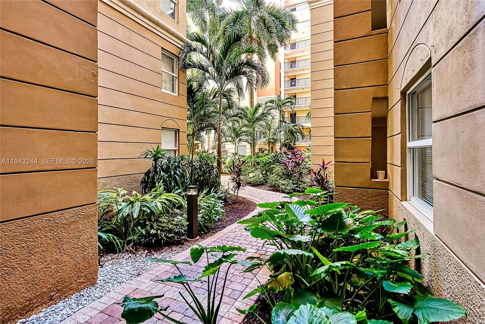 Porto Bellagio · #2301 in Sunny Isles Beach - Photo 32