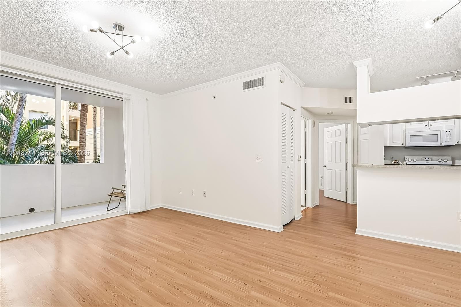 Porto Bellagio · #2301 in Sunny Isles Beach - Photo 8
