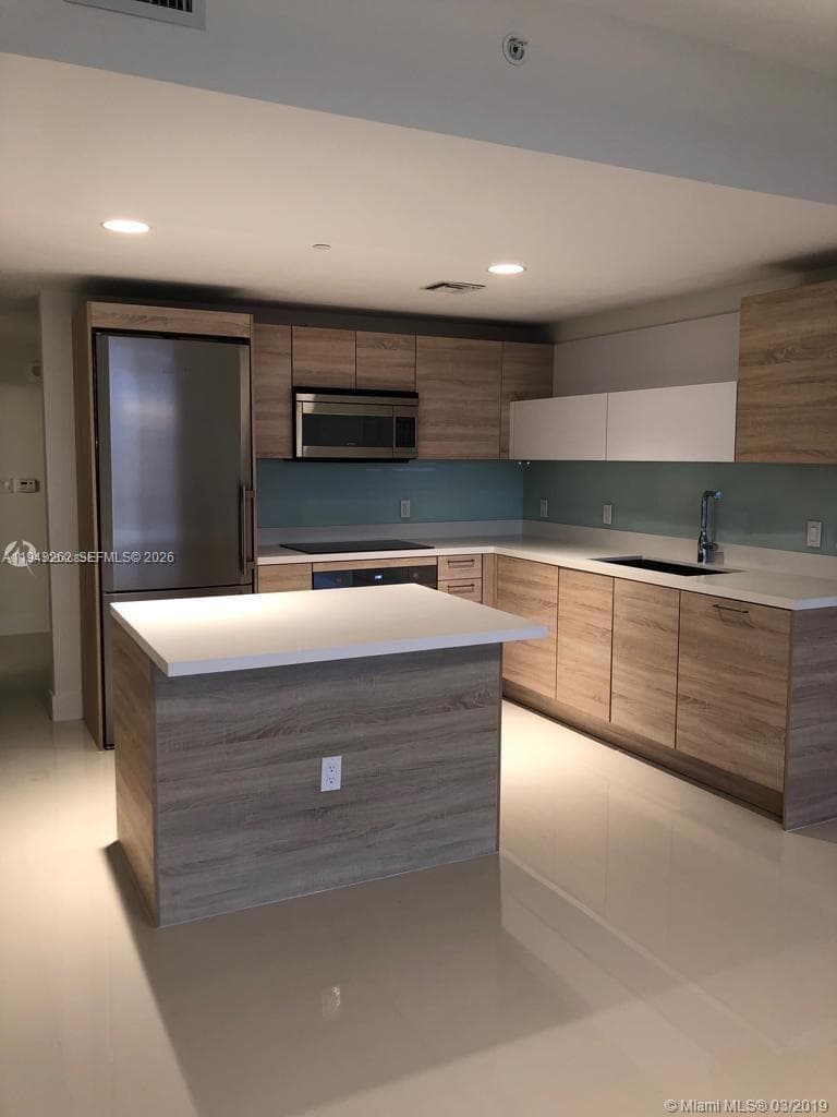 THE HARBOUR SOUTH CONDO · #618 in North Miami Beach - Photo 3