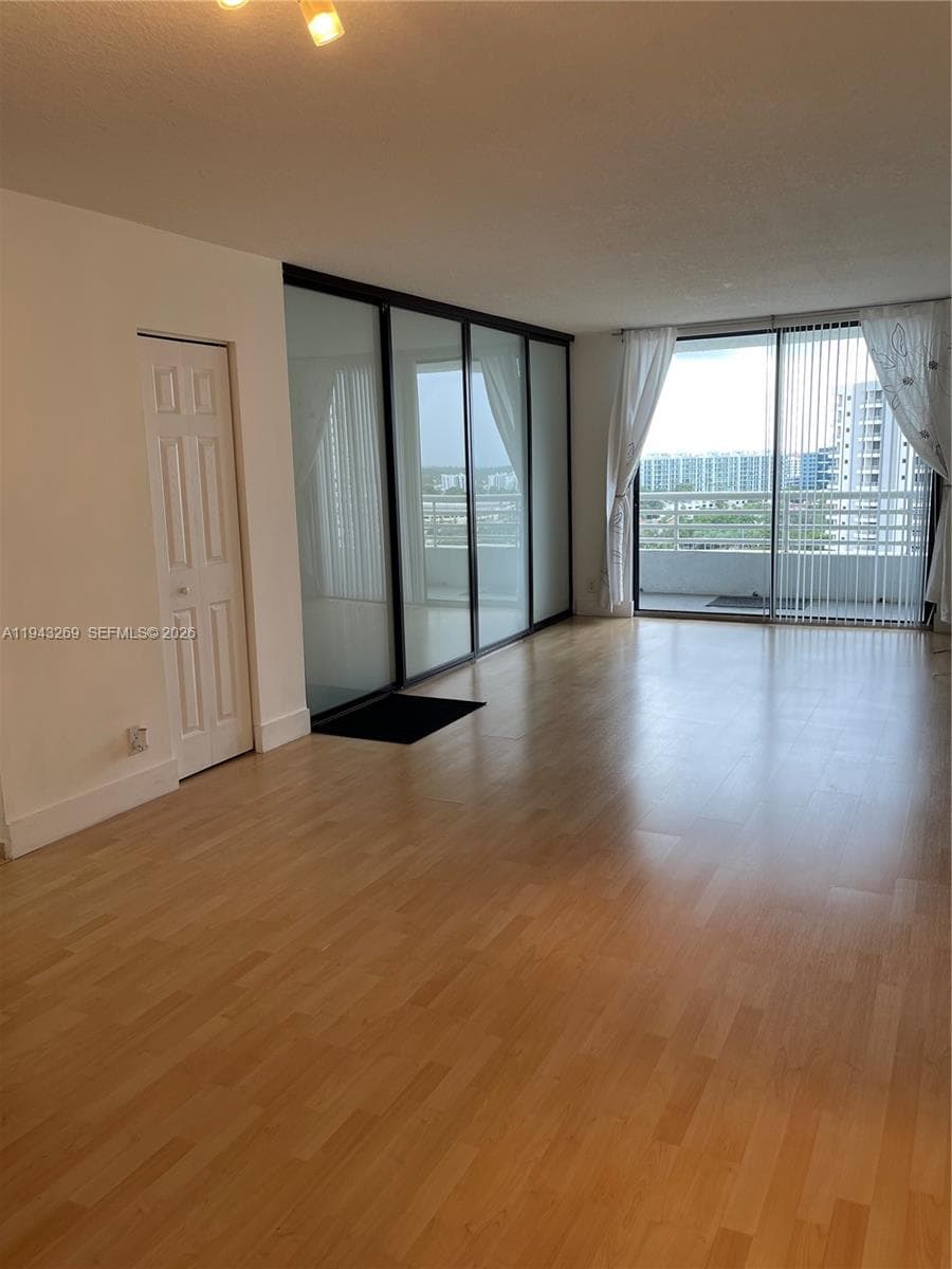 PARC CENTRAL AVENTURA EAS · #1804 in Aventura - Photo 41