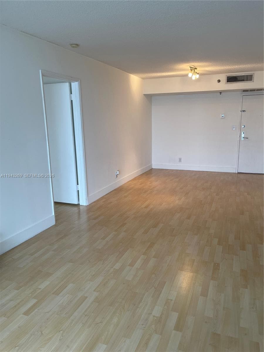 PARC CENTRAL AVENTURA EAS · #1804 in Aventura - Photo 29