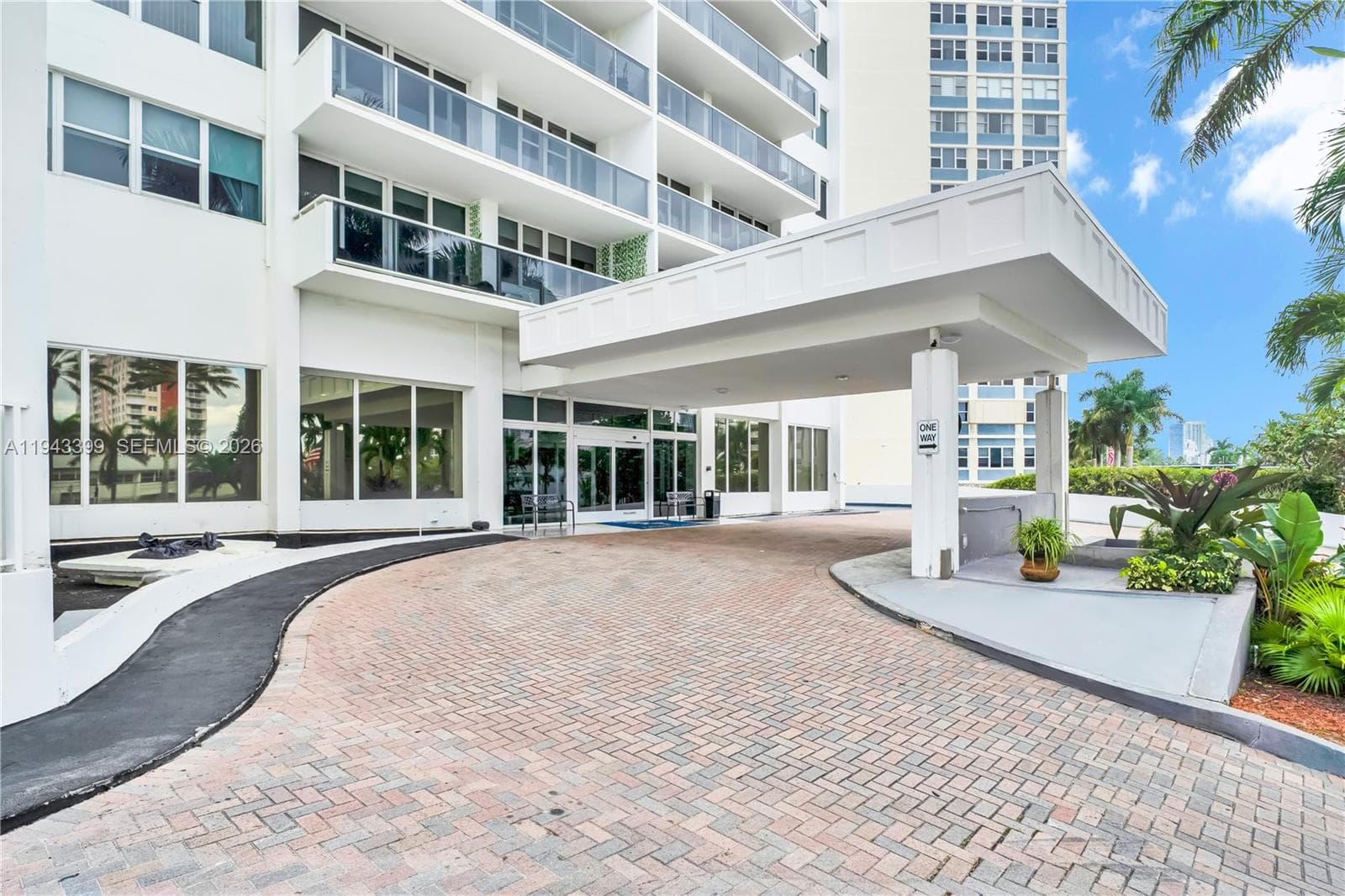 PARKER TOWER CONDO · #1211 in Hallandale Beach - Photo 32