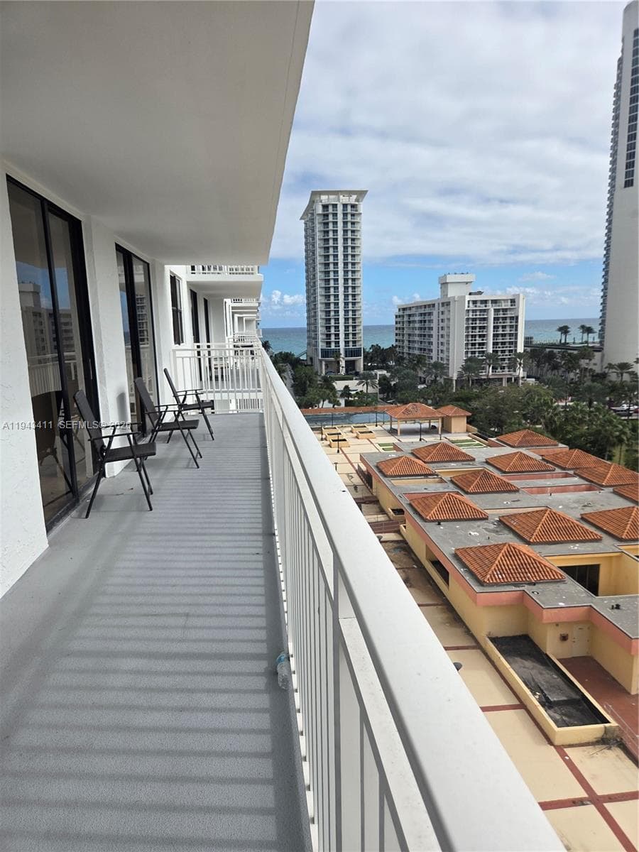 WINSTON TOWERS 600 CONDO · #1008 in Sunny Isles Beach - Photo 23