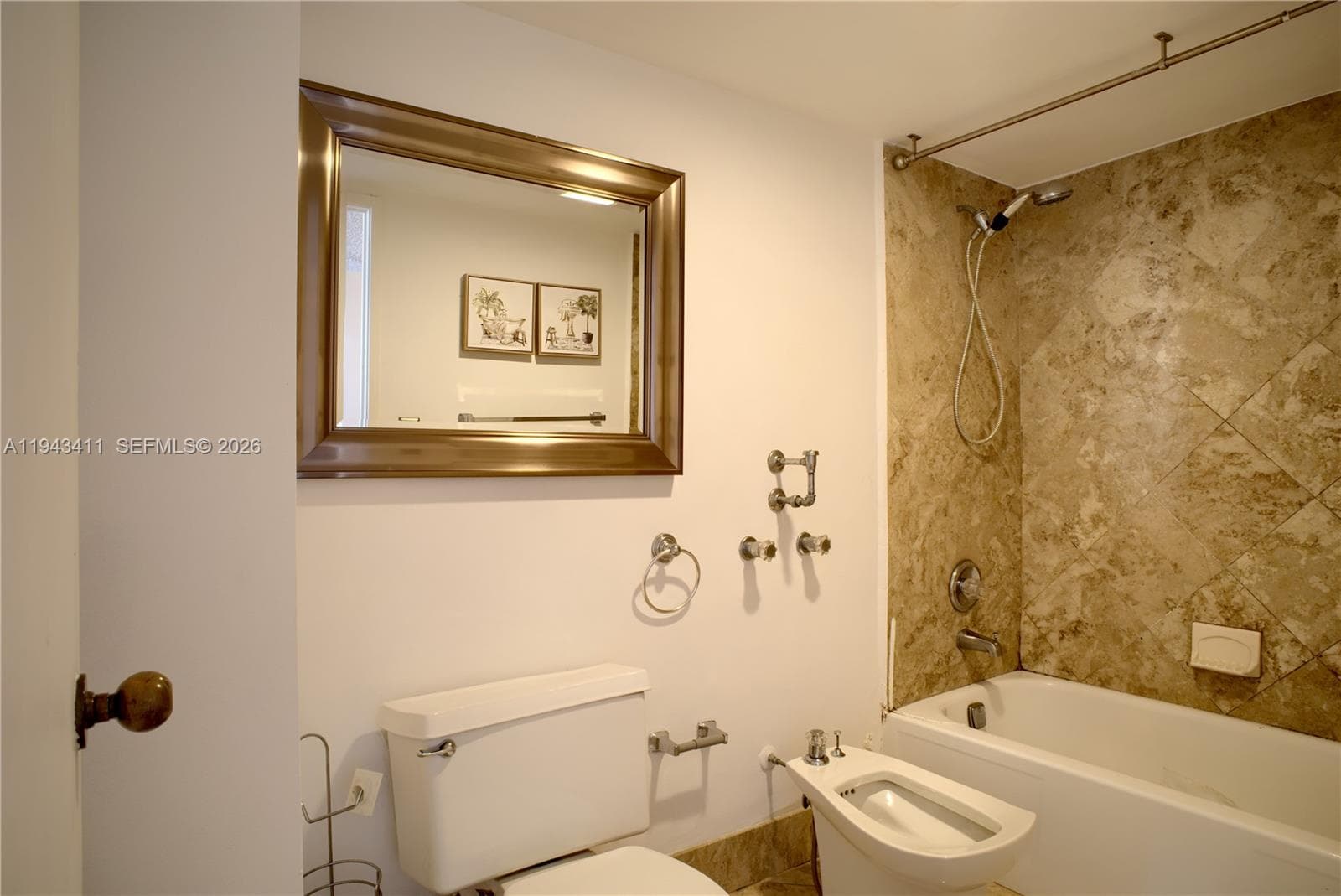 WINSTON TOWERS 600 CONDO · #1008 in Sunny Isles Beach - Photo 20