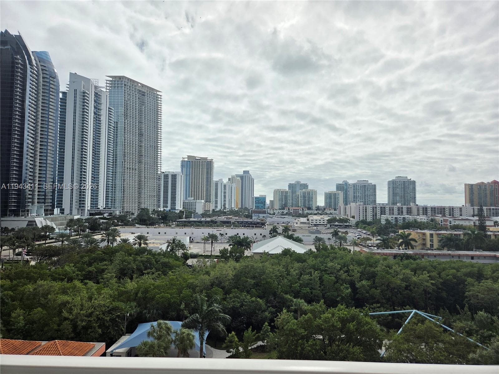 WINSTON TOWERS 600 CONDO · #1008 in Sunny Isles Beach - Photo 33
