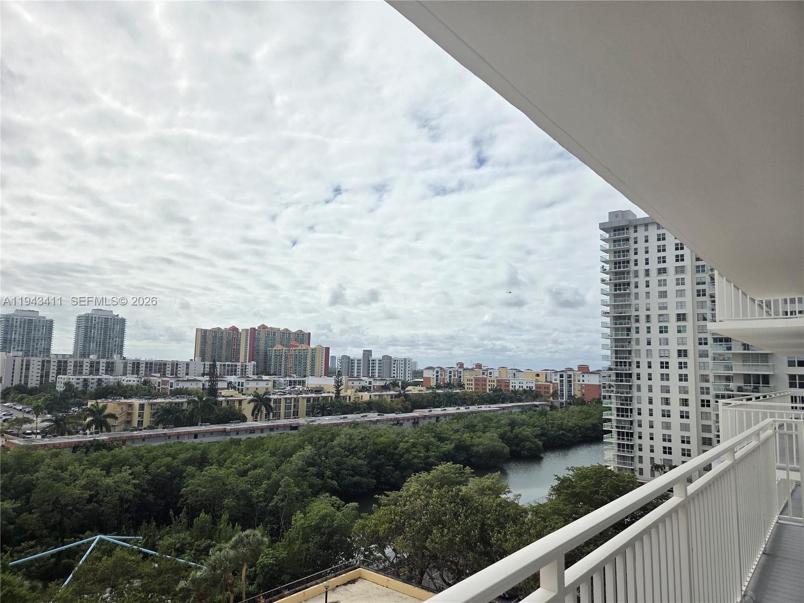 WINSTON TOWERS 600 CONDO · #1008 in Sunny Isles Beach - Photo 37
