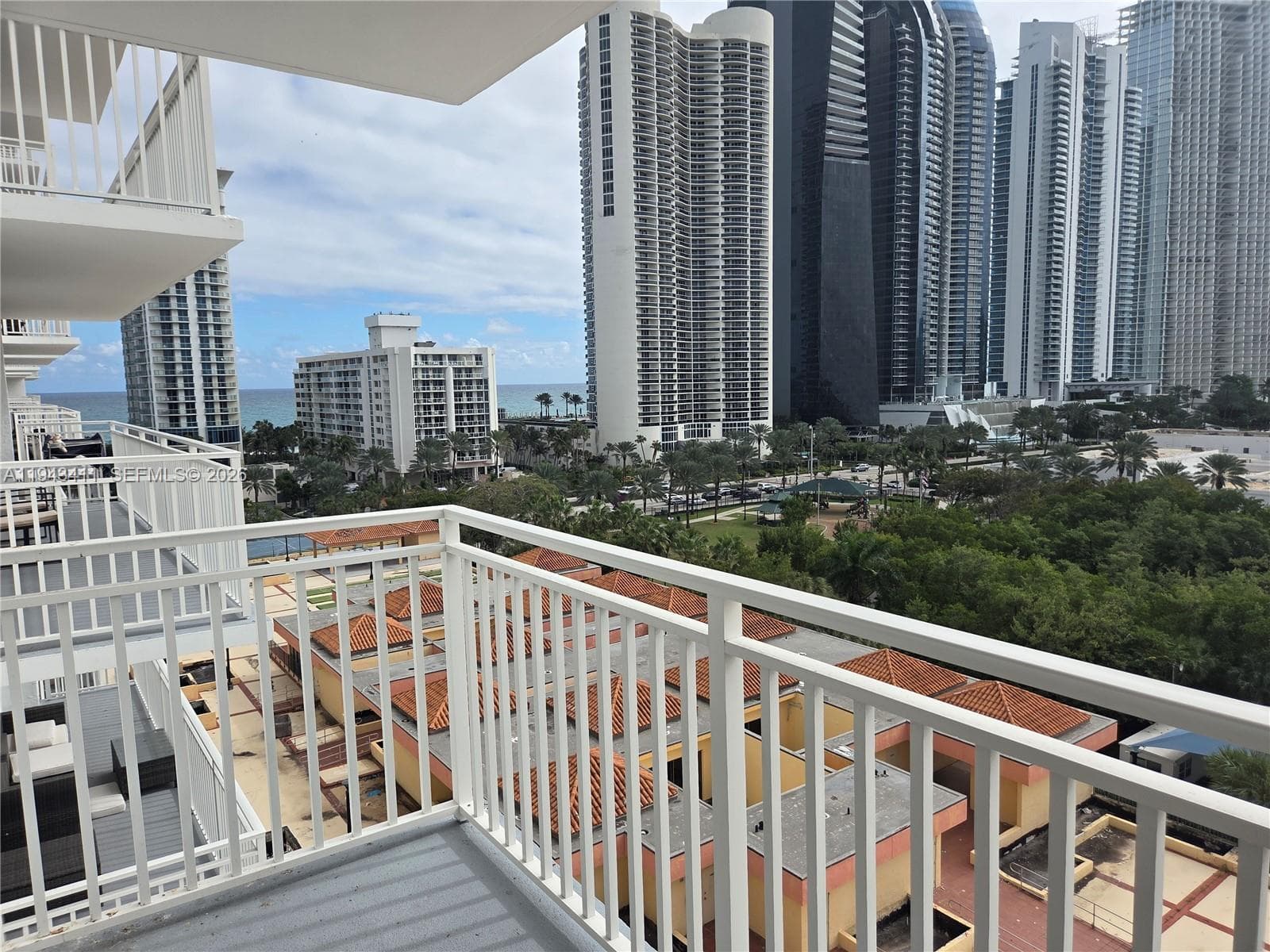 WINSTON TOWERS 600 CONDO · #1008 in Sunny Isles Beach - Photo 44