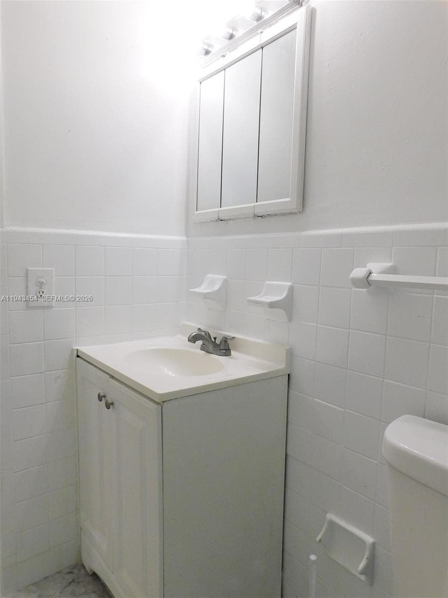 AMERICAN GARDENS CONDO · #2 in Miami Beach - Photo 16