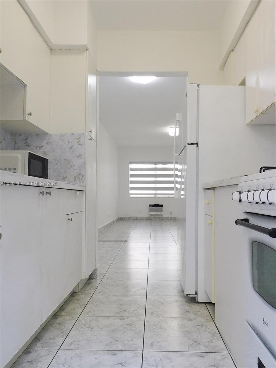 AMERICAN GARDENS CONDO · #2 in Miami Beach - Photo 9