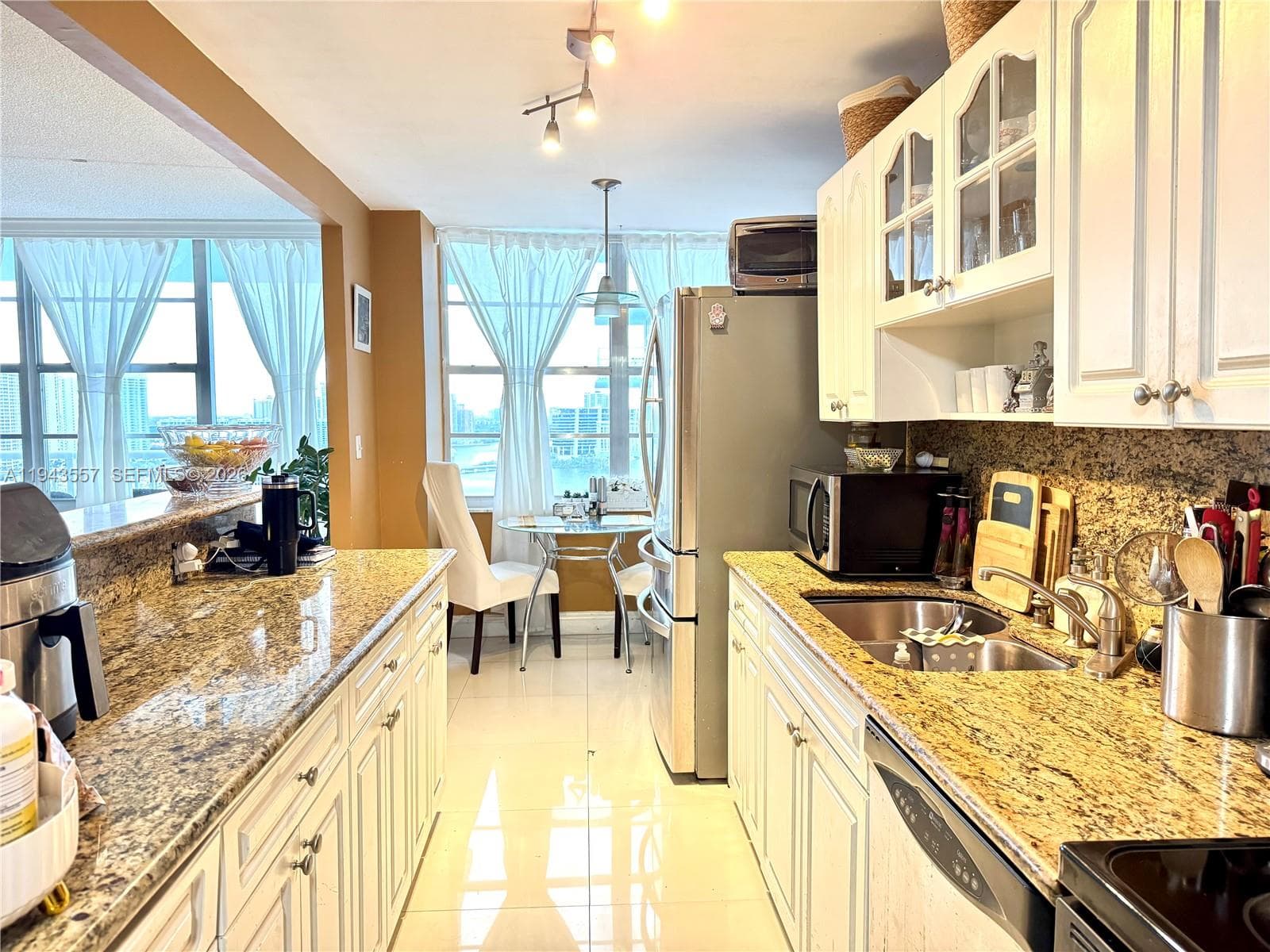 WINSTON TOWERS 500 · #2201 in Sunny Isles Beach - Photo 5