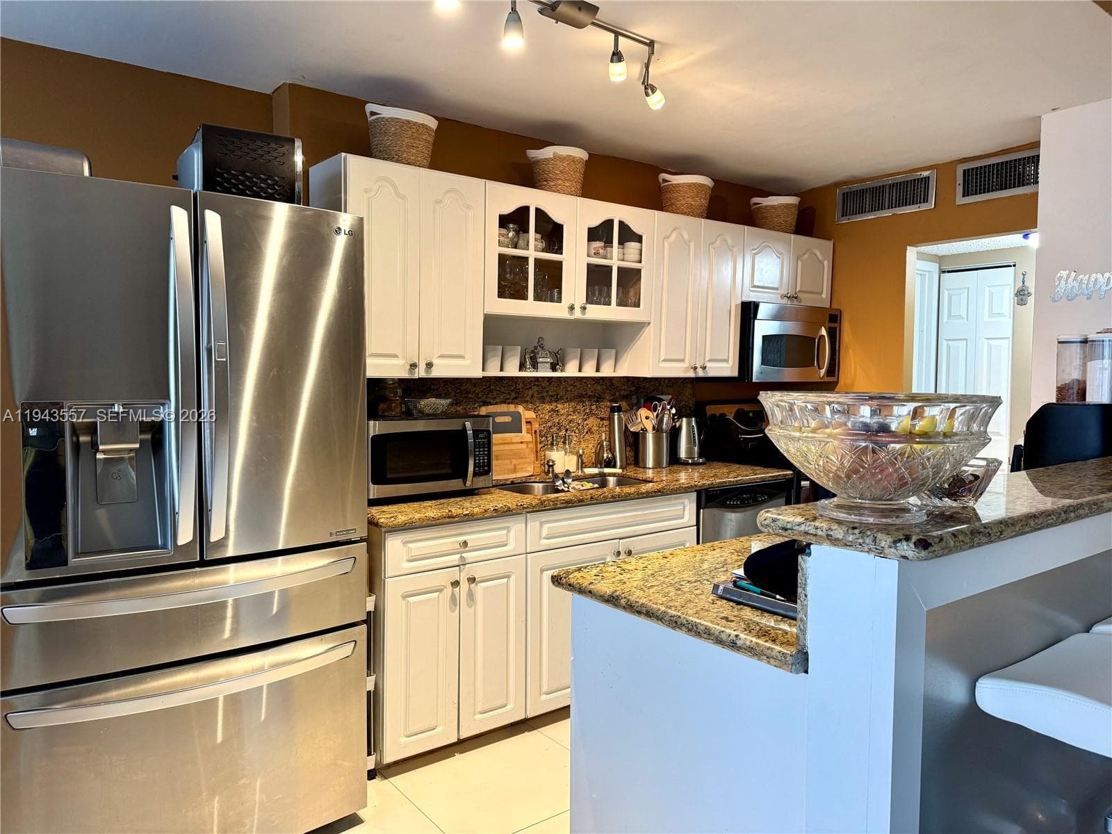 WINSTON TOWERS 500 · #2201 in Sunny Isles Beach - Photo 18