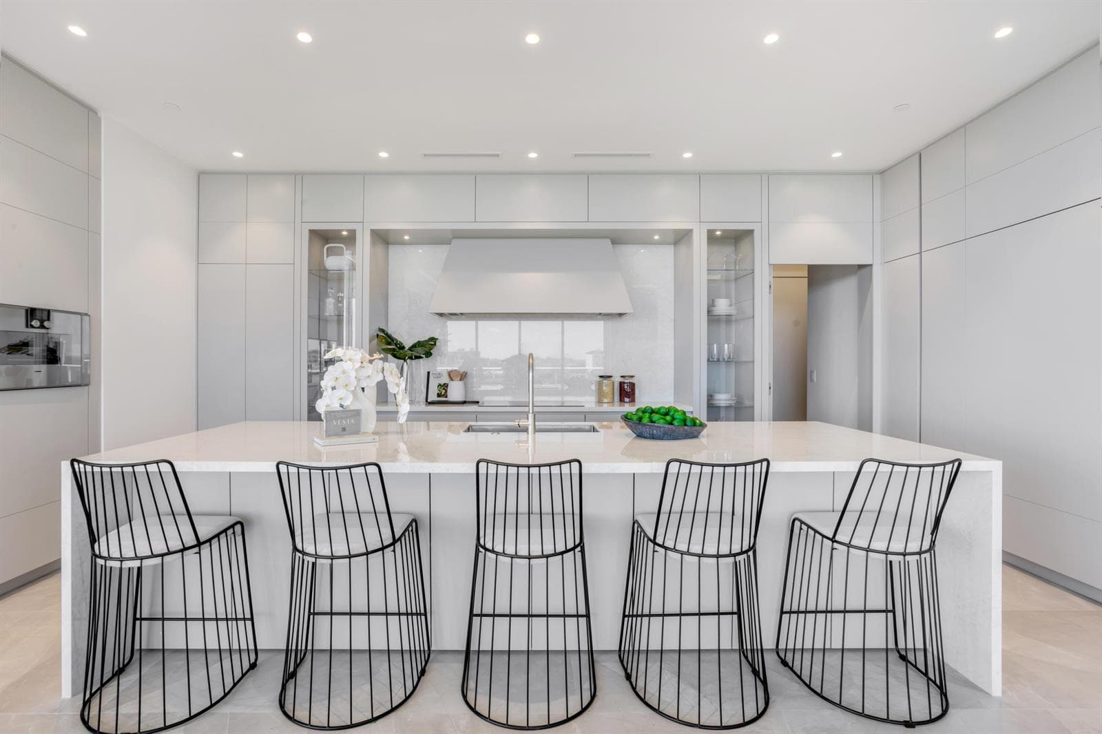 KITCHEN COUNTER SEATING
