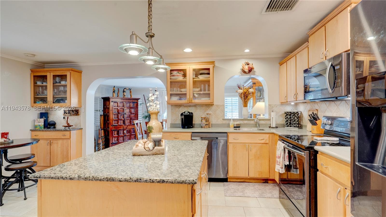 150 Azalea St. photo 6