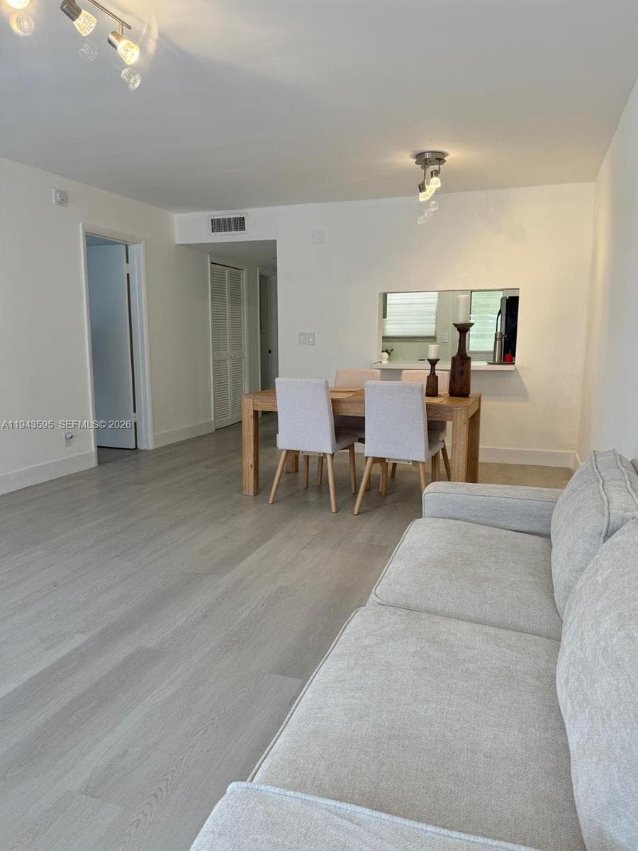 Third Gulfstream garden · #104F in Hallandale Beach - Photo 3