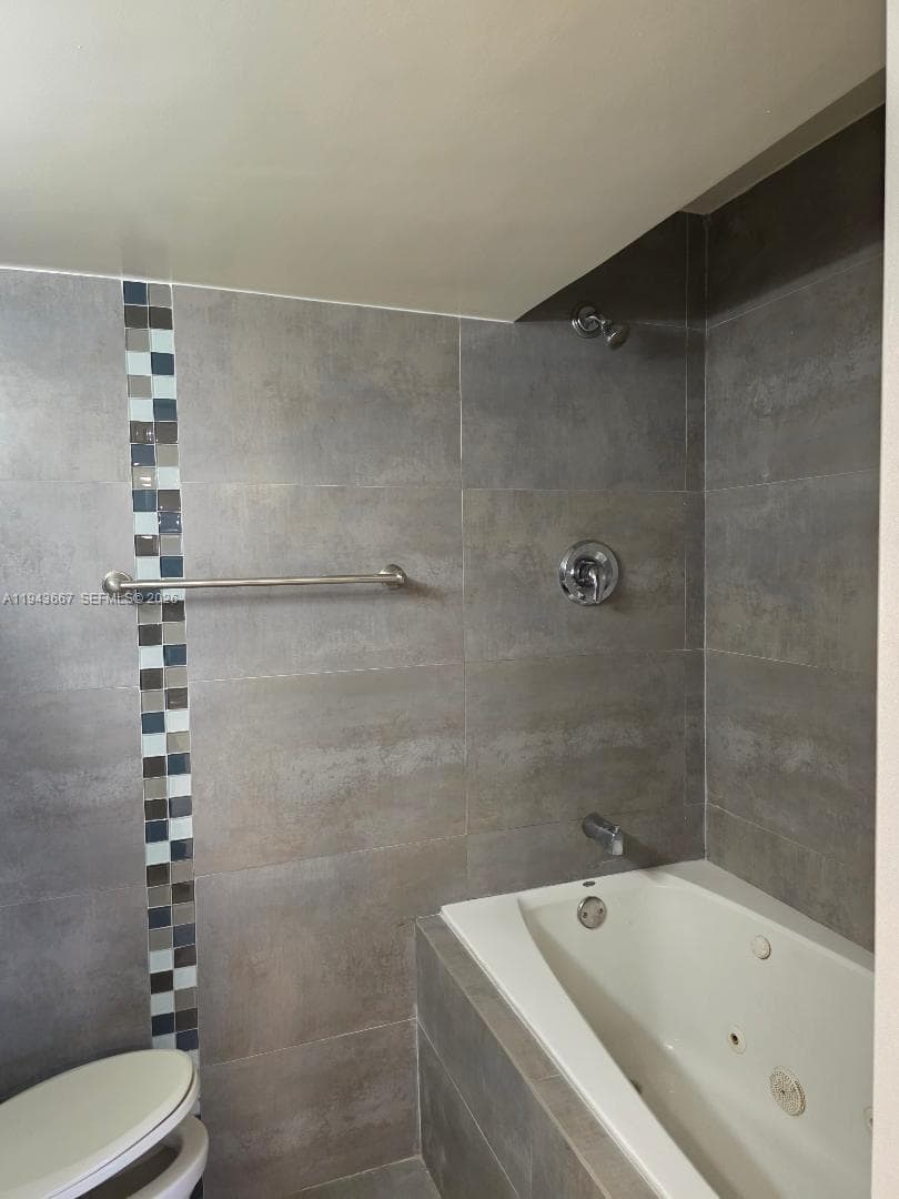 DESOTO PARK CONDO · #104 in Hallandale Beach - Photo 10