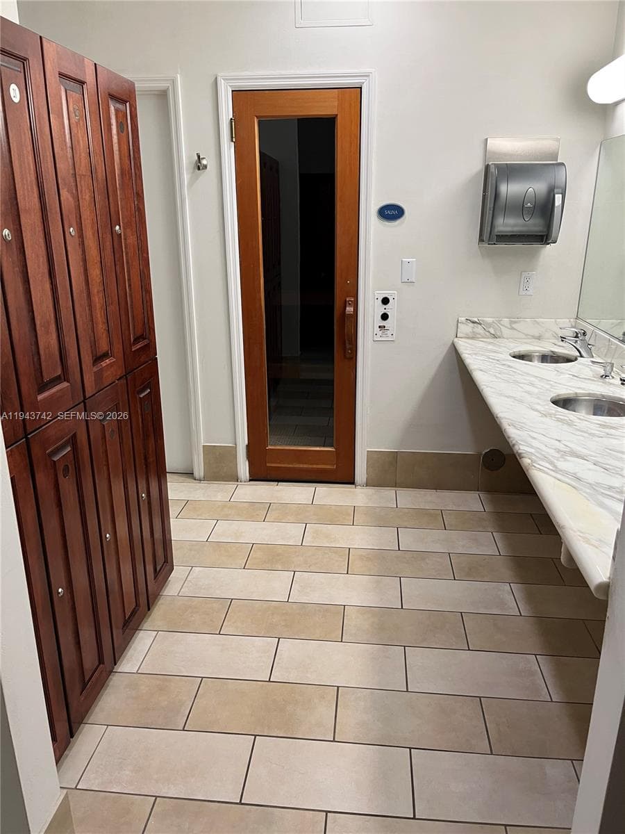 THE COLLINS CONDO · #426 in Miami Beach - Photo 13