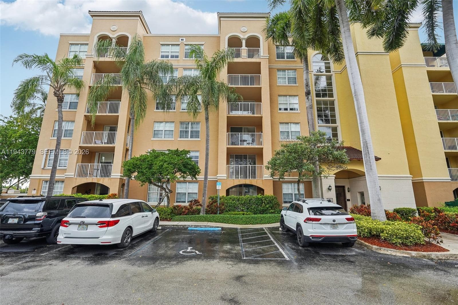 Yacht Club · #5603 in Aventura - Photo 36