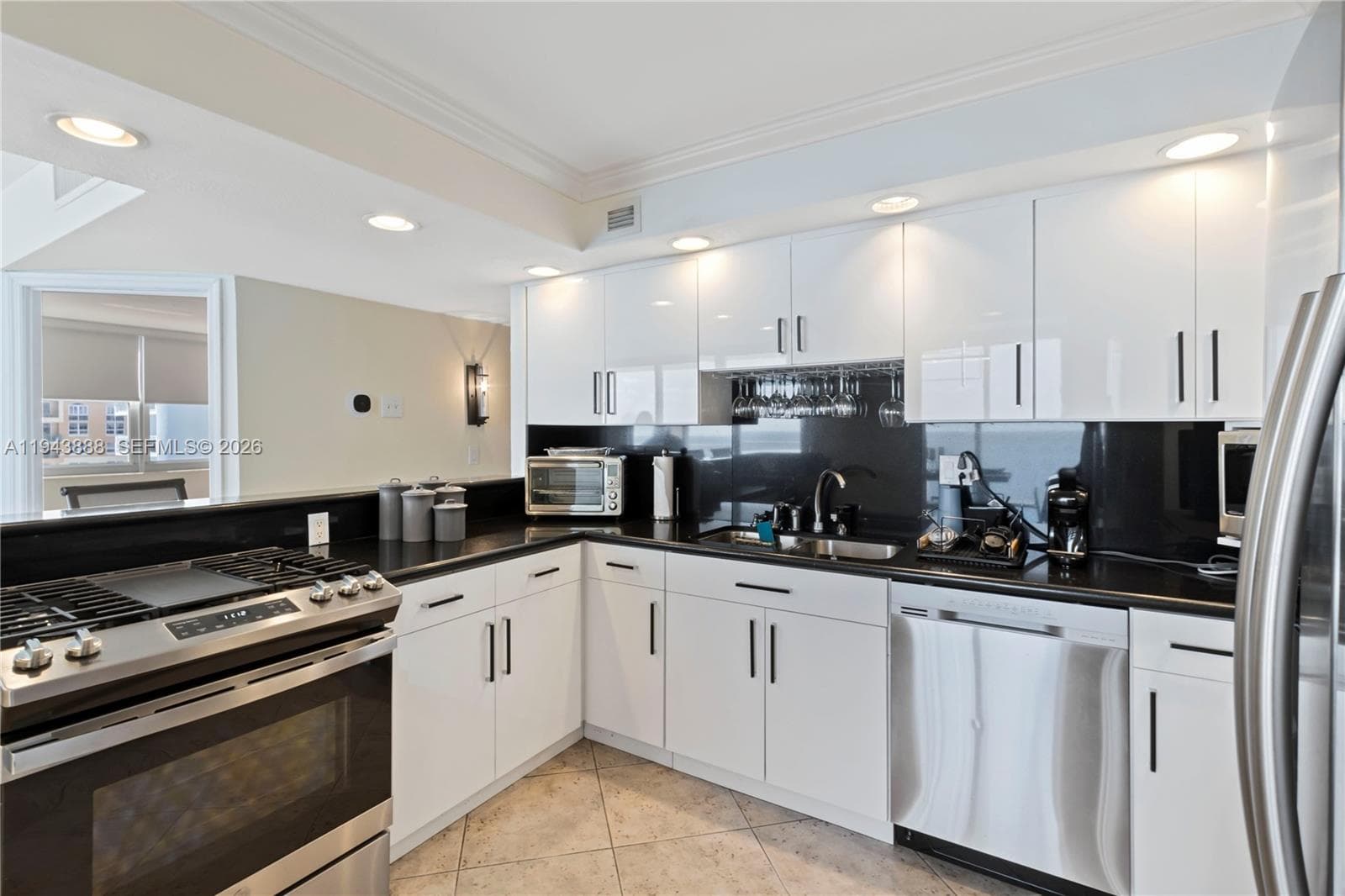 PARKER PLAZA CONDO ESTATE · #1820 in Hallandale Beach - Photo 13