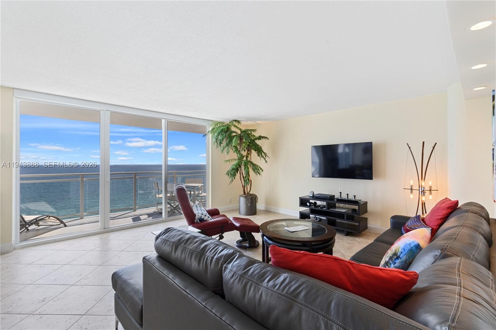 PARKER PLAZA CONDO ESTATE · #1820 in Hallandale Beach - Photo 8