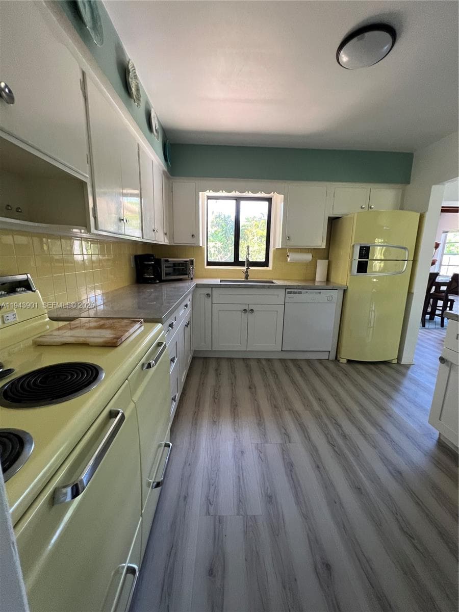 1425 Grant St photo 15