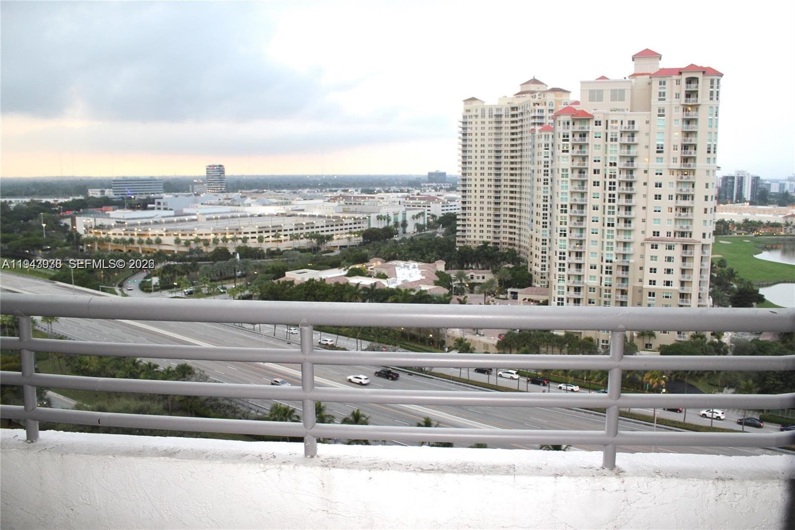 PARC CENTRAL AVENTURA SOU · #1903 in Aventura - Photo 2