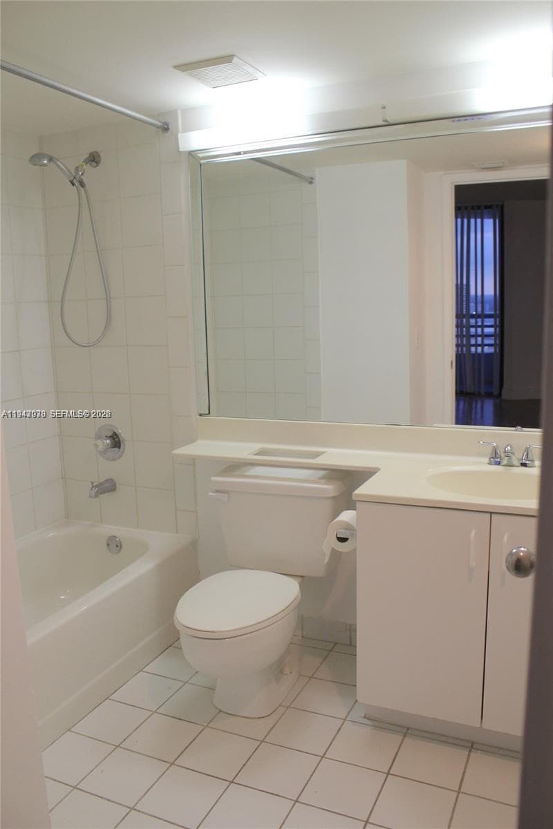 PARC CENTRAL AVENTURA SOU · #1903 in Aventura - Photo 6
