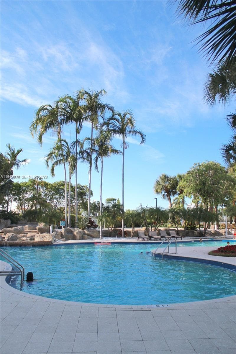 PARC CENTRAL AVENTURA SOU · #1903 in Aventura - Photo 16