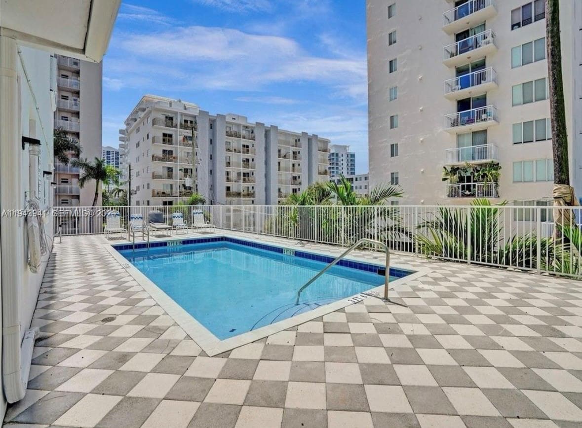 LINCOLN WEST TOWERS CONDO · #1403 in Miami Beach - Photo 13