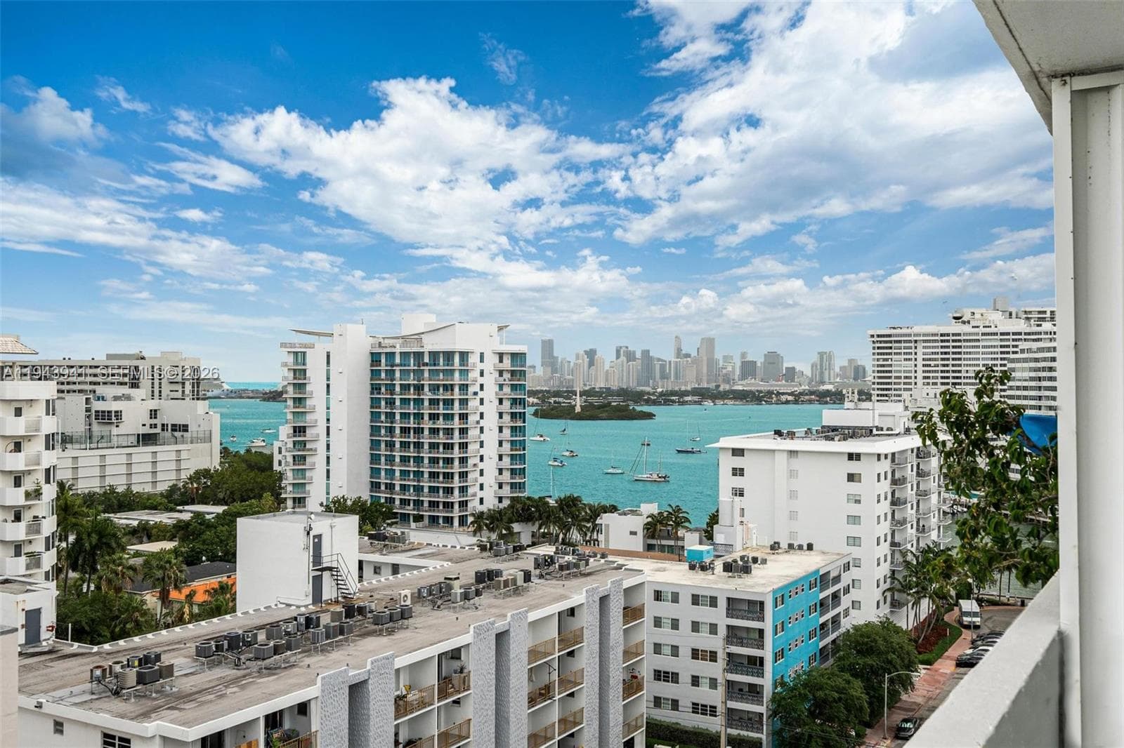 LINCOLN WEST TOWERS CONDO · #1403 in Miami Beach - Photo 1