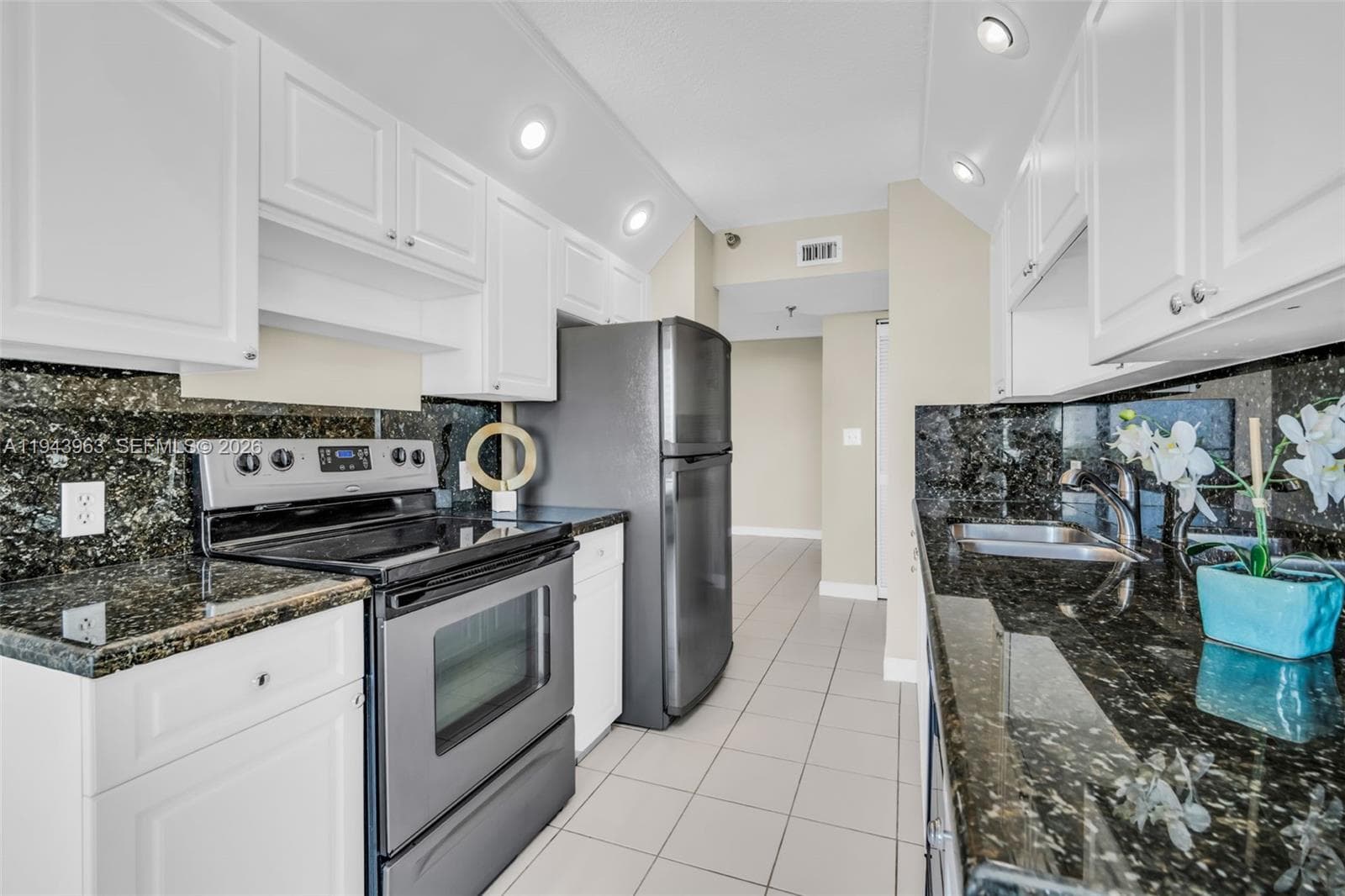1500 OCEAN CLUB CONDO · #502 in Pompano Beach - Photo 8