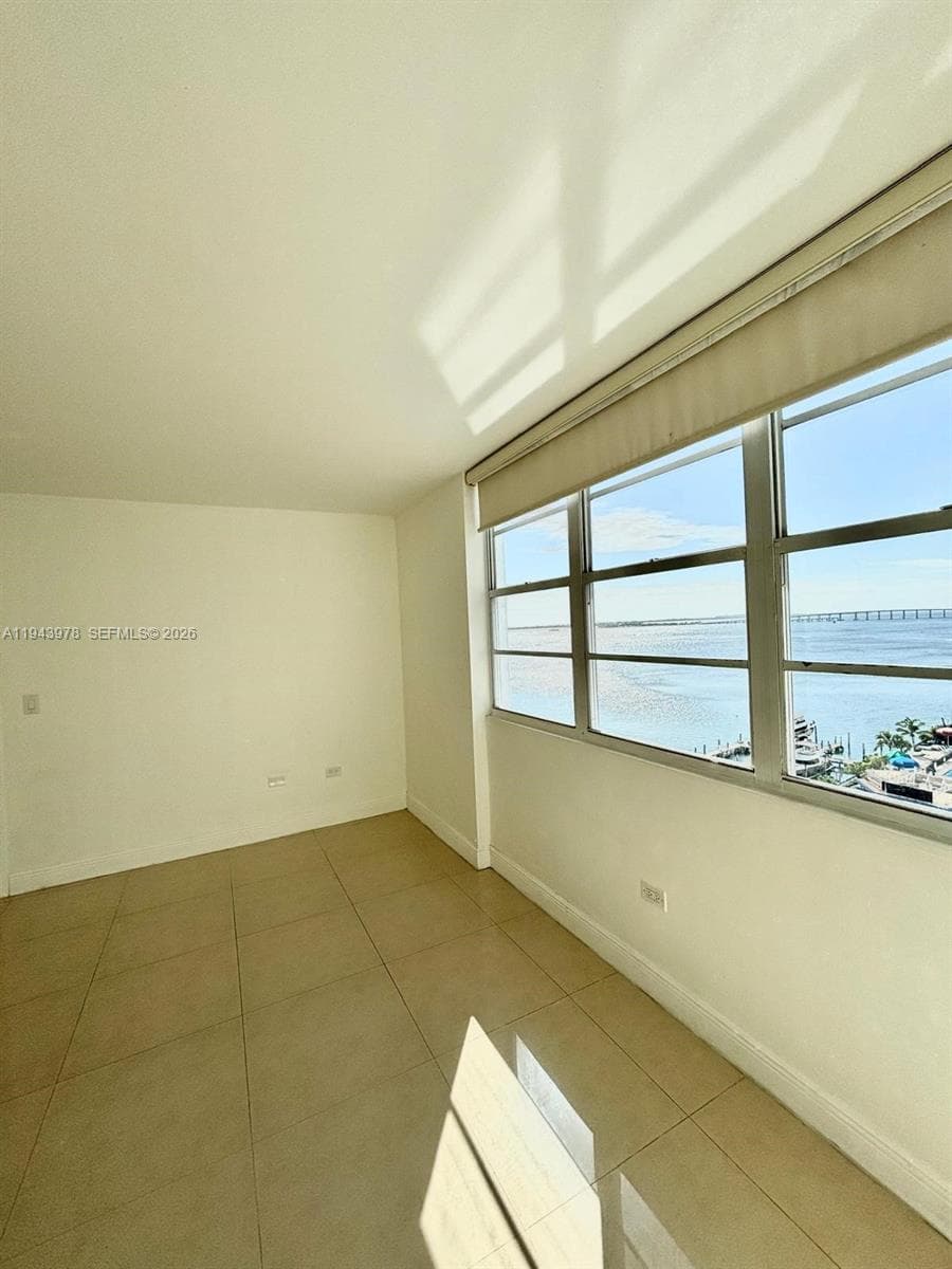 FOUR AMBASSADORS CONDO PH · #1067 in Miami - Photo 23