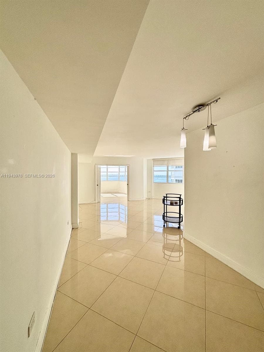 FOUR AMBASSADORS CONDO PH · #1067 in Miami - Photo 6