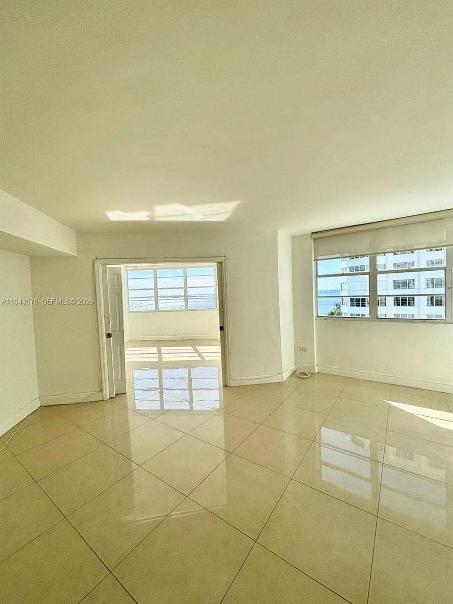 FOUR AMBASSADORS CONDO PH · #1067 in Miami - Photo 20