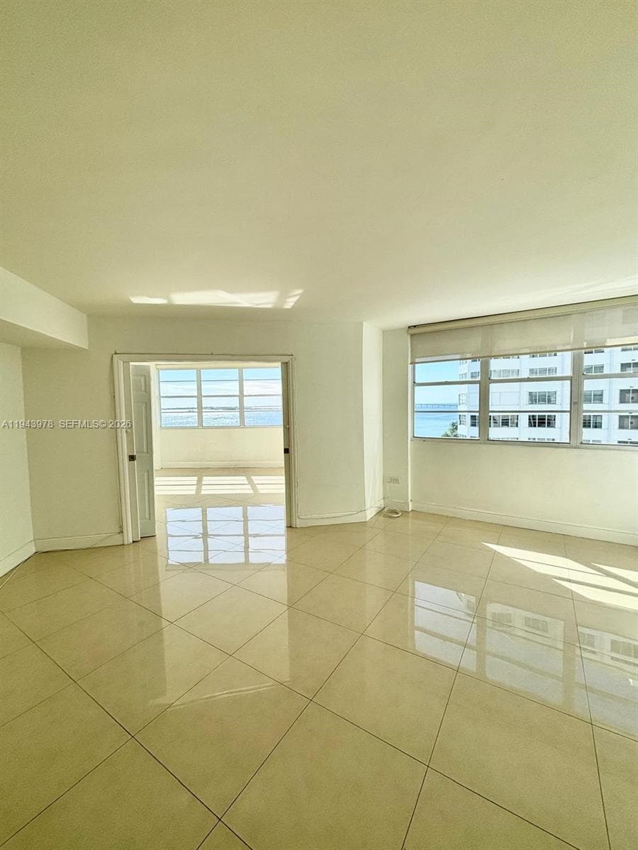 FOUR AMBASSADORS CONDO PH · #1067 in Miami - Photo 19