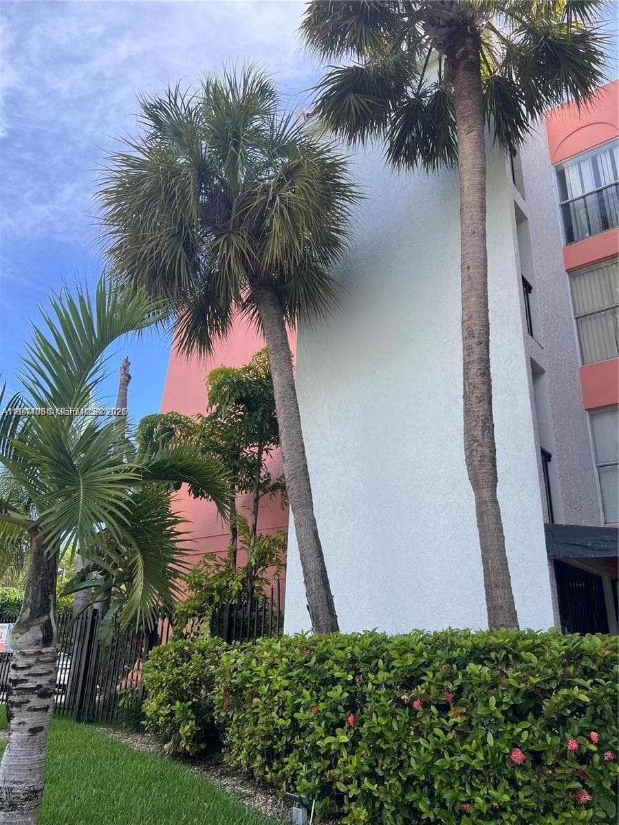 CORAL WAY GARDENS CONDO · #406 in Miami - Photo 3