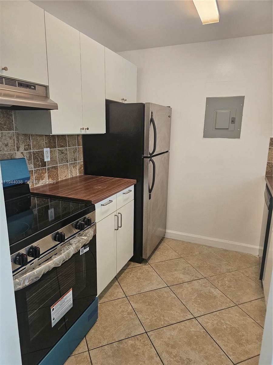 CORAL WAY GARDENS CONDO · #406 in Miami - Photo 9