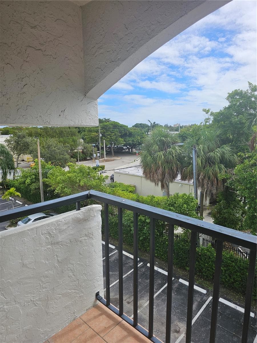 CORAL WAY GARDENS CONDO · #406 in Miami - Photo 19