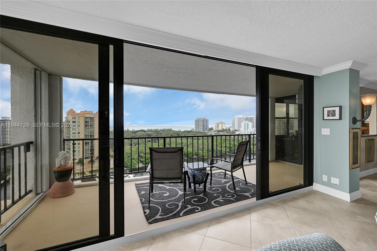 Semi-private elevator foyer-only 2 units