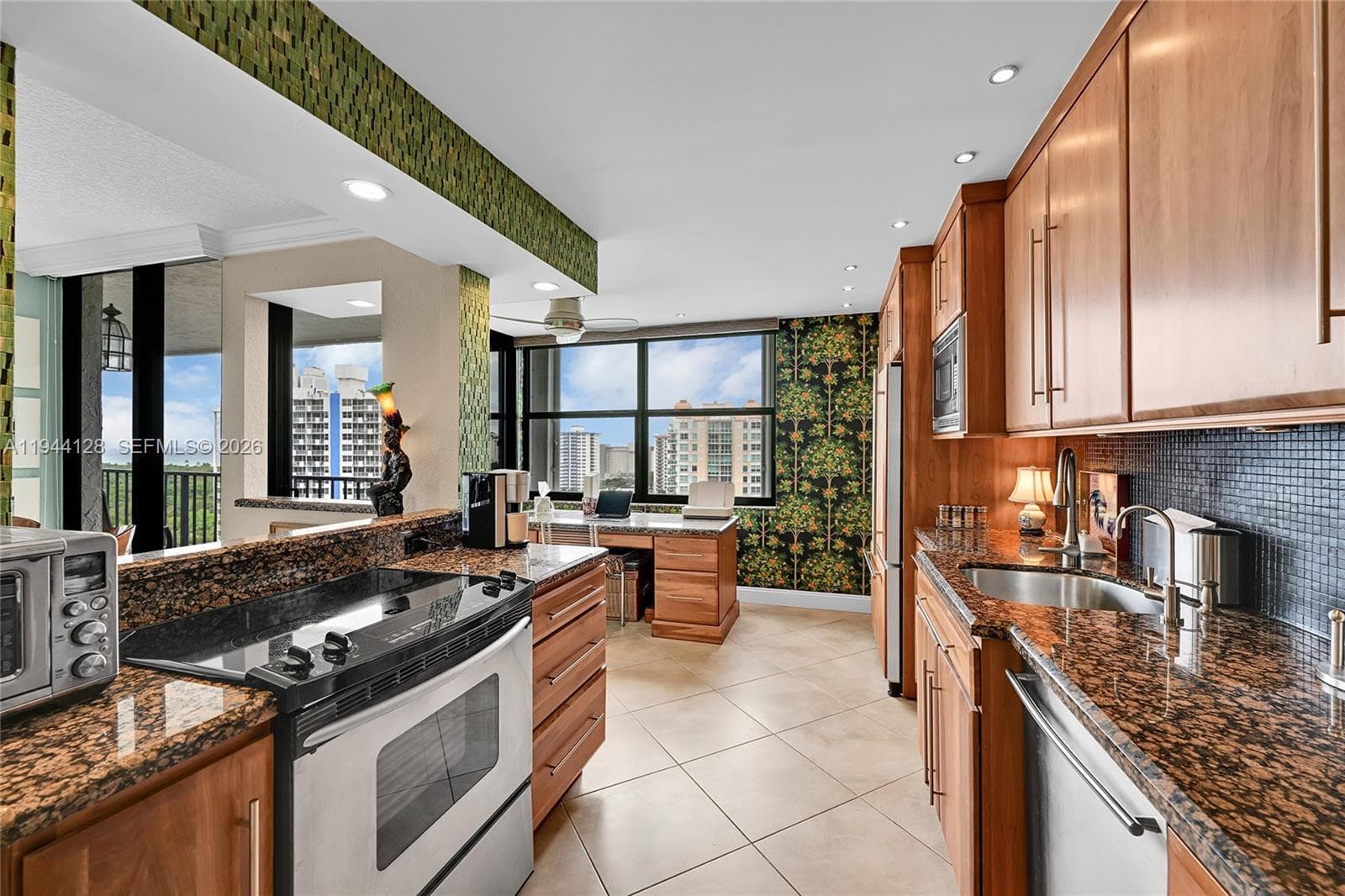 Corinthian · #16A in Fort Lauderdale - Photo 25
