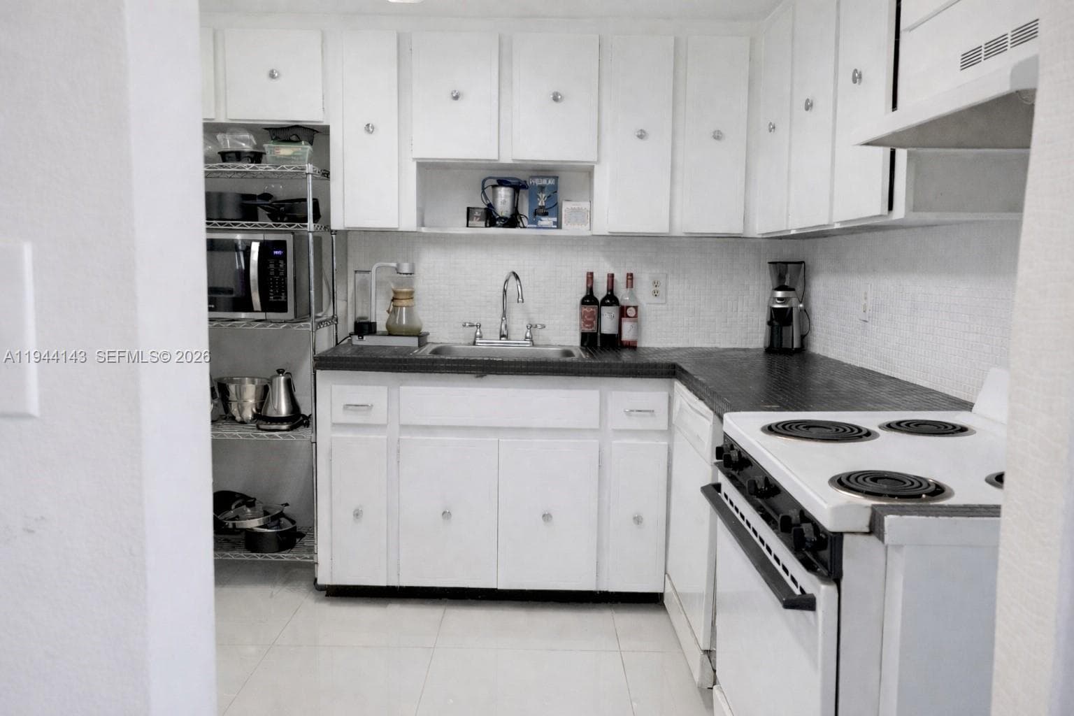 ISLE OF NORMANDY CONDO · #504 in Miami Beach - Photo 6