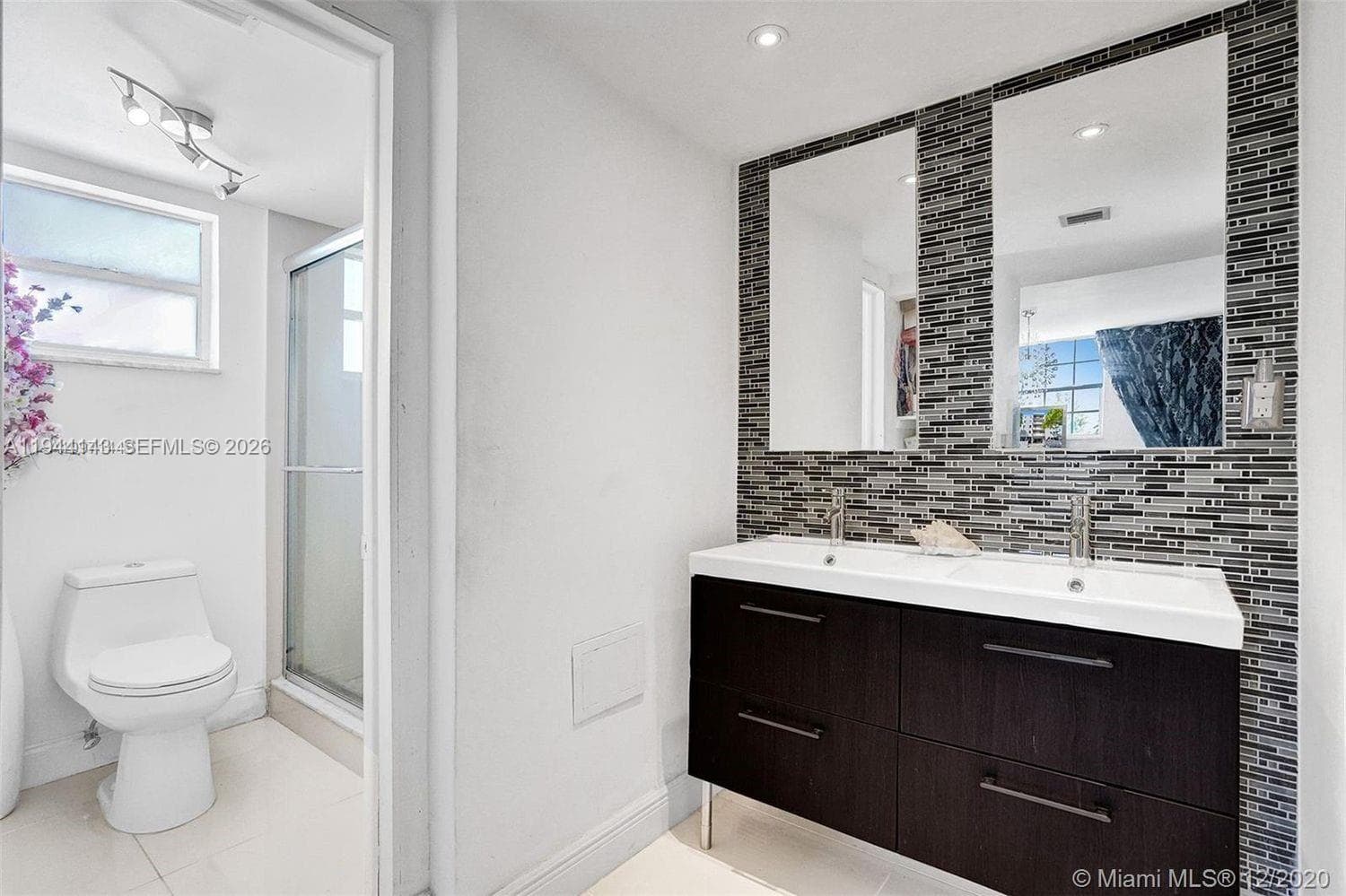 ISLE OF NORMANDY CONDO · #504 in Miami Beach - Photo 4