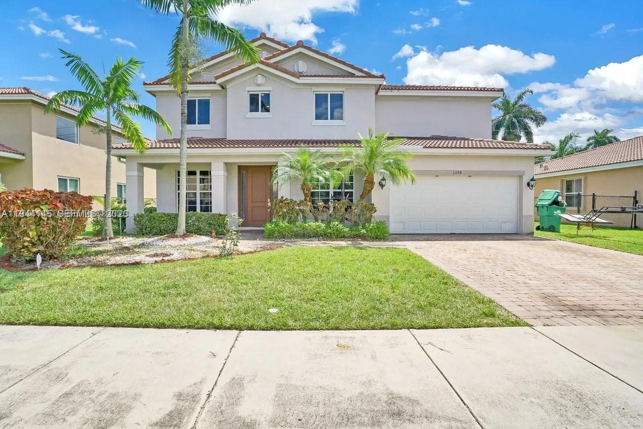1378 NW 204th St photo 1