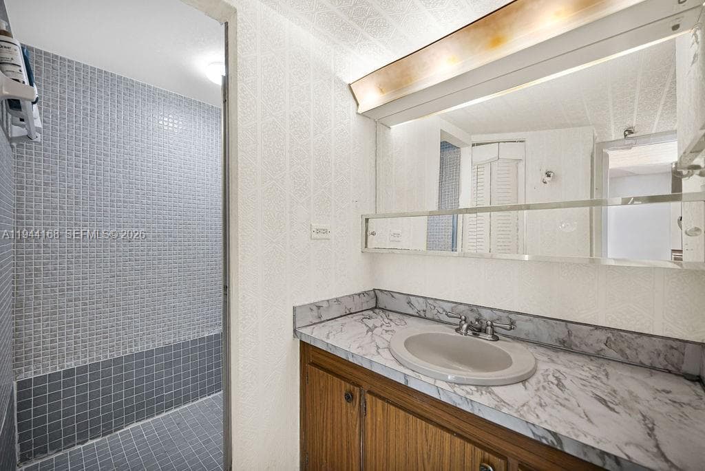 BURLEIGH HOUSE CONDO · #435 in Miami Beach - Photo 34