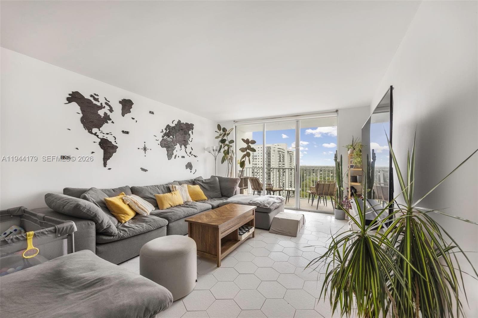 ADMIRALS PORT CONDO WEST · #1607W in Aventura - Photo 3