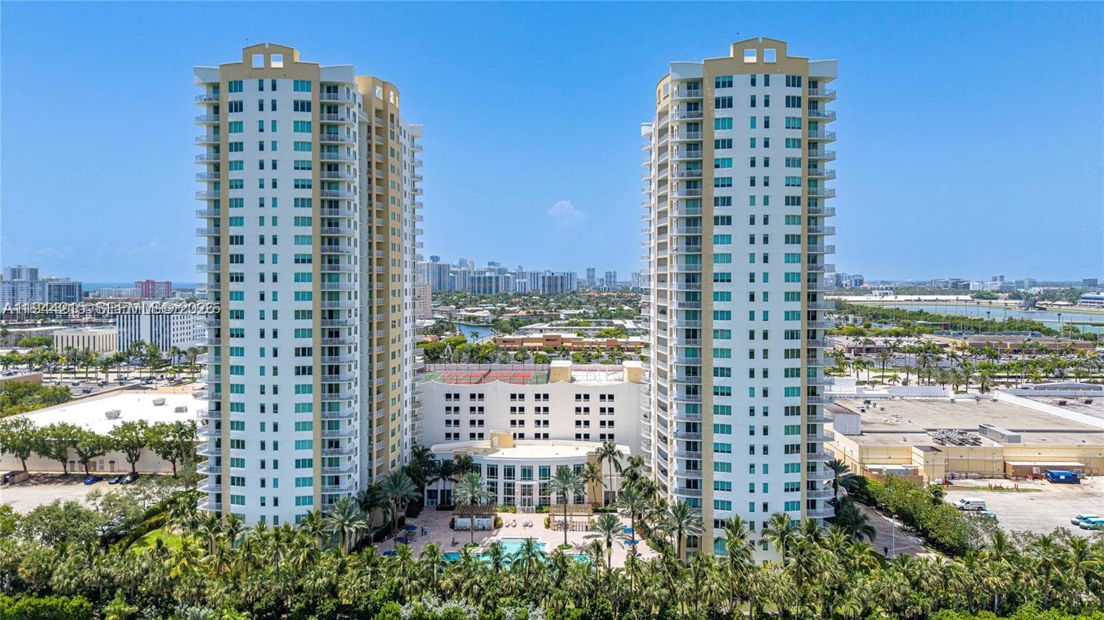 DUO CONDOMINIUM EAST · #1605E in Hallandale Beach - Photo 2
