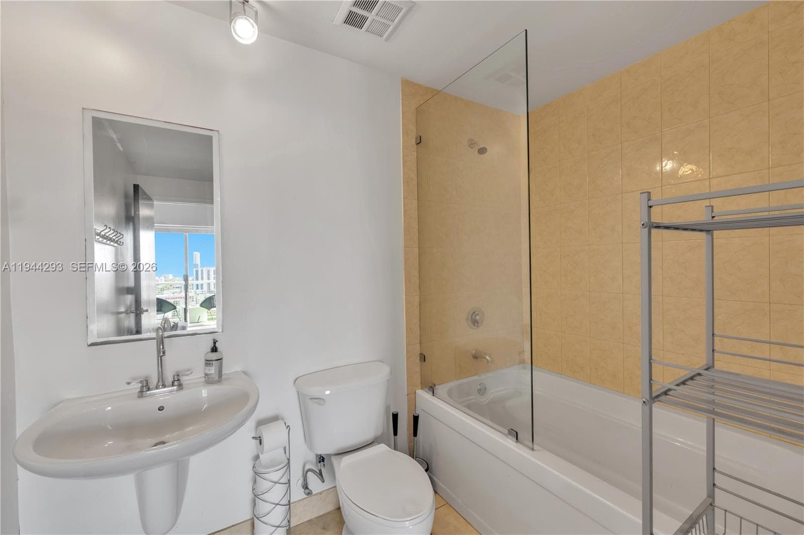 NeoLofts · #1111 in Miami - Photo 12