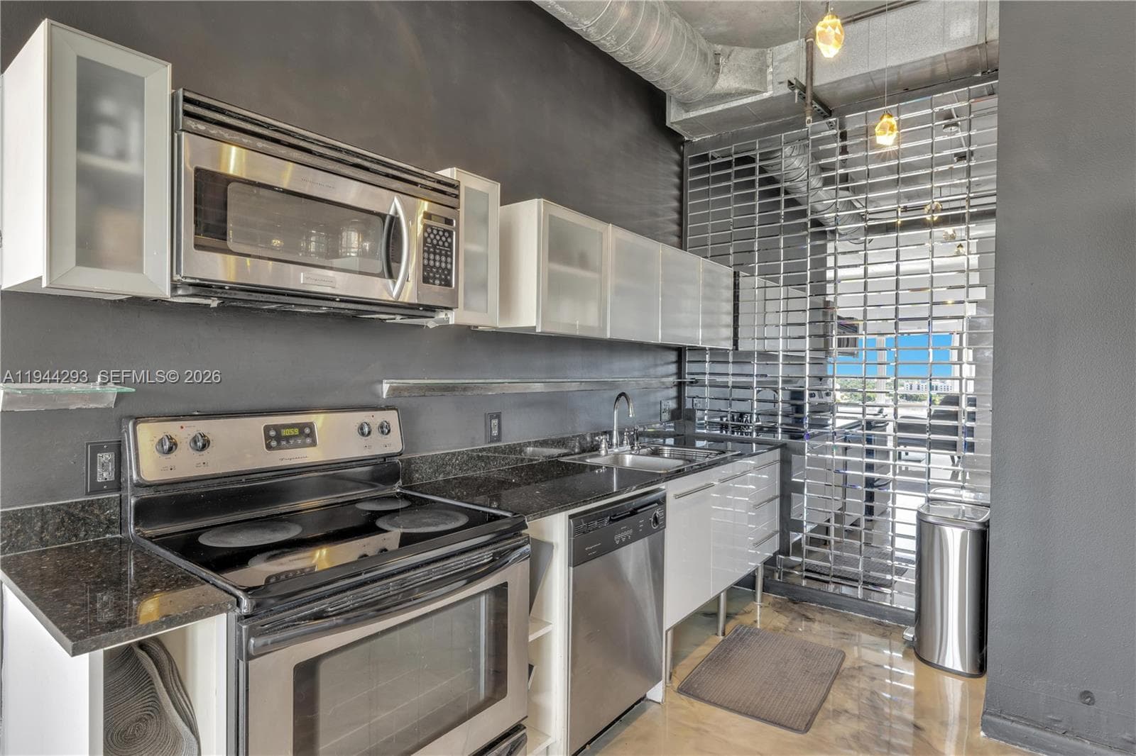 NeoLofts · #1111 in Miami - Photo 8