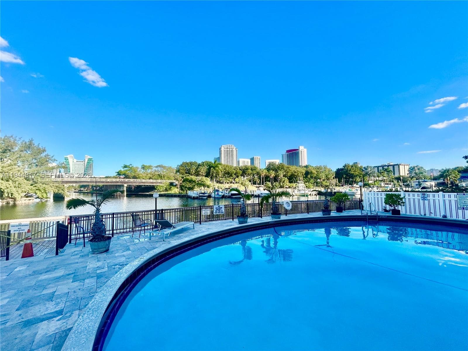 FAIRWAYS RIVIERA · #721 in Hallandale Beach - Photo 38