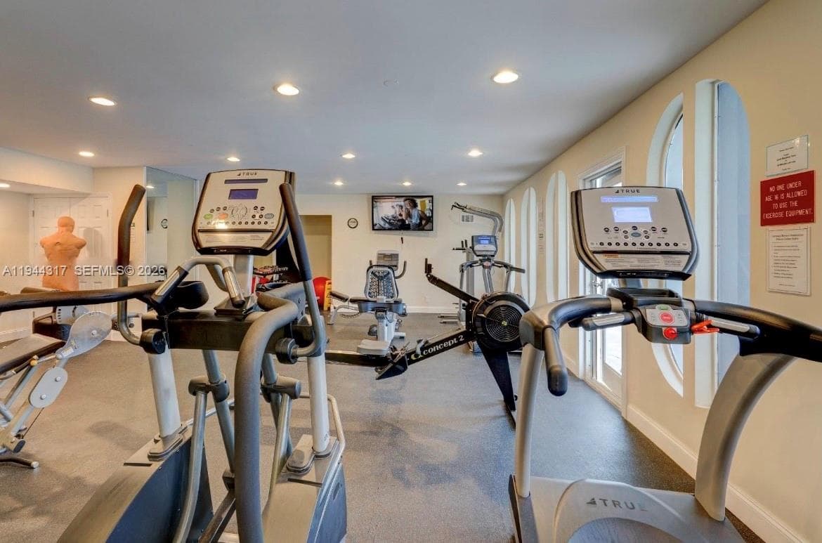 FAIRWAYS RIVIERA · #721 in Hallandale Beach - Photo 44