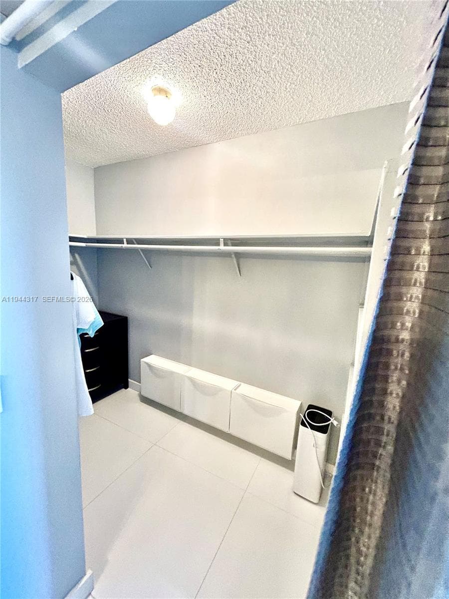 FAIRWAYS RIVIERA · #721 in Hallandale Beach - Photo 25